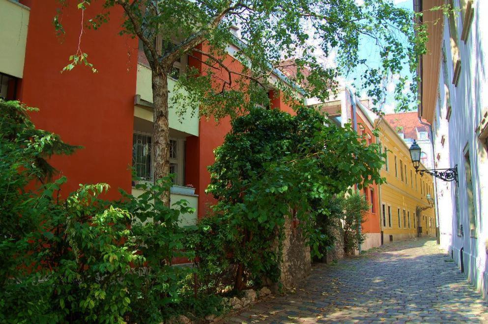Buda Castle Apartments Budapest Eksteriør billede